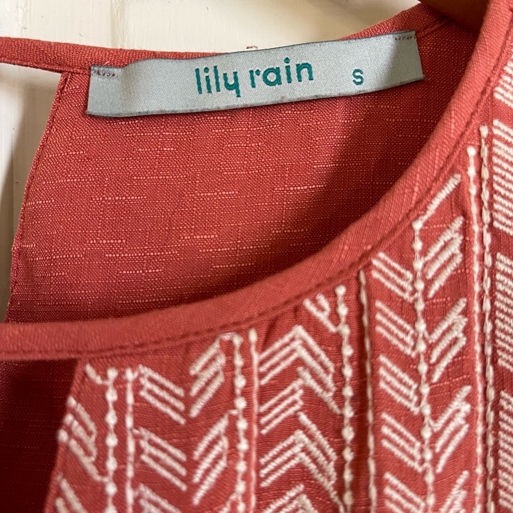 Lily Rain Women’s S salmon/cream/blue sleeveless casual shift dress